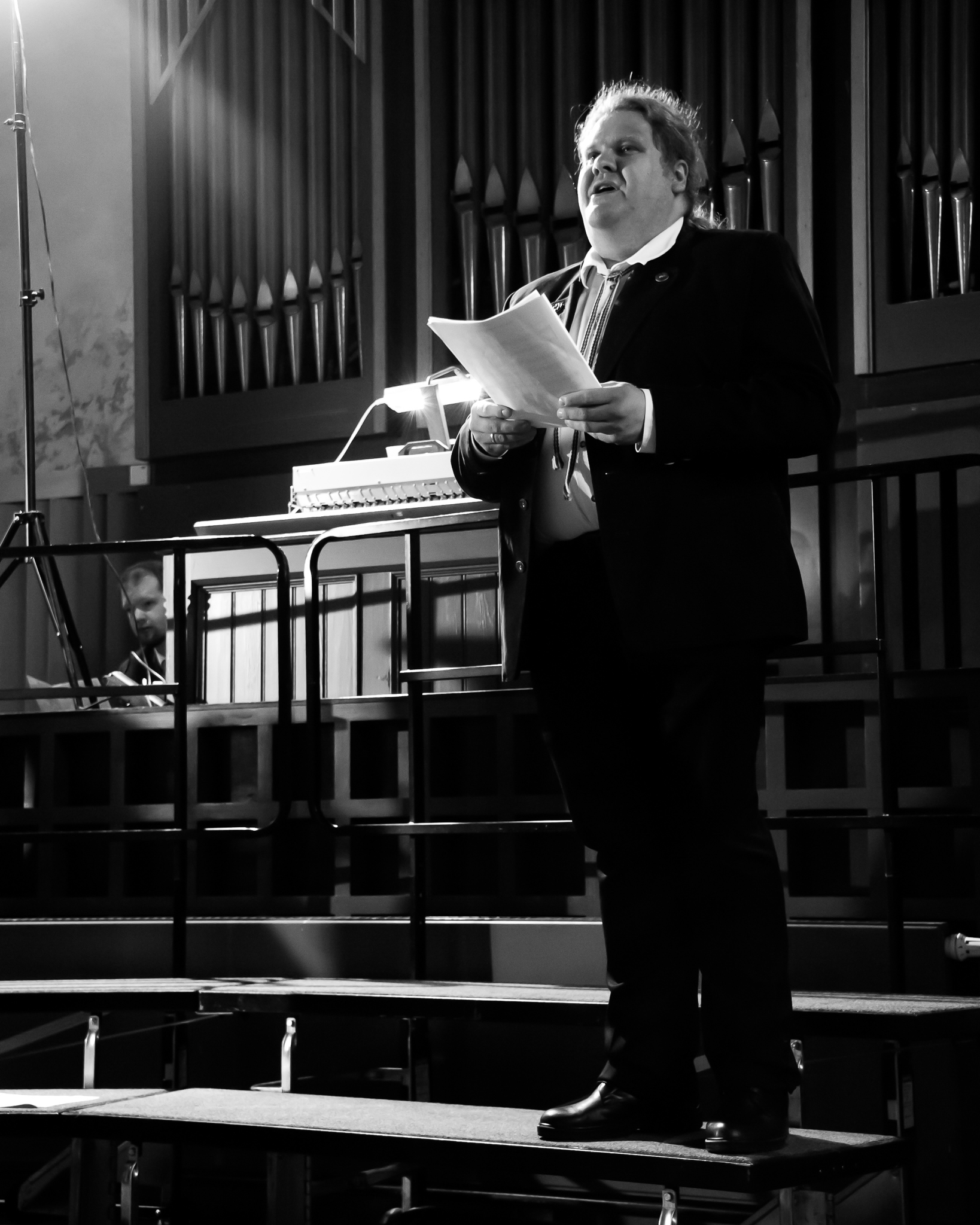 Hochzeitssänger vor der Orgel der Marienkirche Büchen